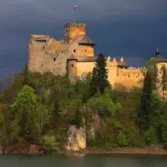 Wieś w powiecie nowotarskim z zamkiem Dunajec – odkryj jej tajemnice