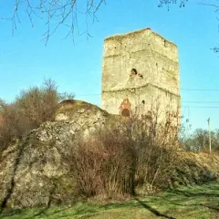 Ruiny zamku w Tudorowie: zapomniana historia i architektura