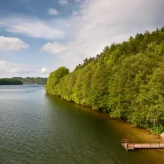 Jeziora pomorskie: odkryj najpiękniejsze miejsca na wypoczynek