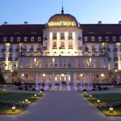 Hotel Marmur gdzie jest? Odkryj jego fikcyjną lokalizację w Sopocie
