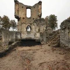 Zamek w Ćmielowie: Historia, tajemnice i ruiny, które zaskakują