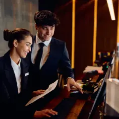 Czym się różni hotel 4-gwiazdkowy od 5? Odkryj ważne różnice