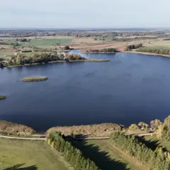 Jezioro Gromskie – raj dla wędkarzy i miłośników natury