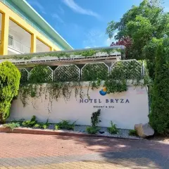 Ile lat ma hotel Bryza? Poznaj historię i rozwój tego miejsca