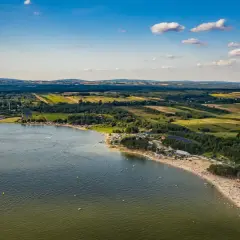 Jezioro Hańcza Kieleckie - idealne miejsce na relaks i wodne przygody