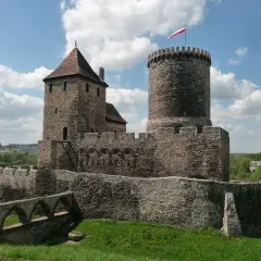 Zamek w Będzinie: Fascynująca historia i tajemnice średniowiecznej warowni