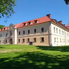 Zamek w Starych Tarnowicach: Fascynująca historia i tajemnice muzeum