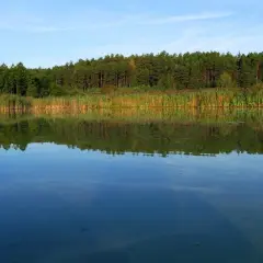 Jezioro Łańskie: Tajemnice, atrakcje i historia, które musisz poznać