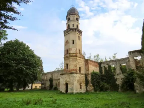 Zamek w Strzelcach Opolskich: historia, ruiny i tajemnice miejsca