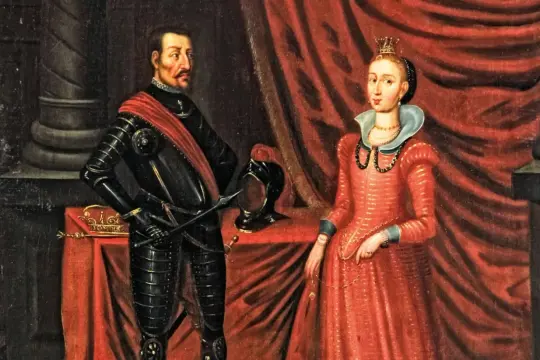 Portret króla w zbroi i królowej w czerwonej sukni. Królowa, żona Kazimierza Jagiellończyka, nosi koronę i naszyjnik.
