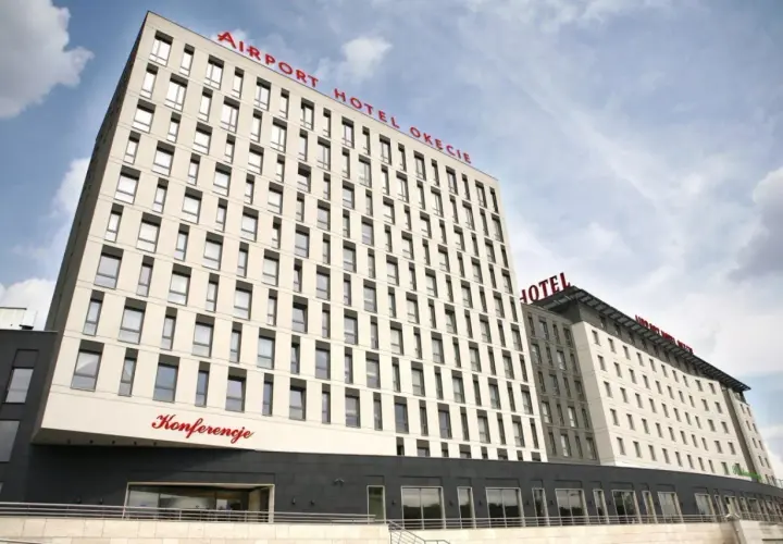 Jak dojechać do hotelu Airport Okęcie – proste opcje transportu