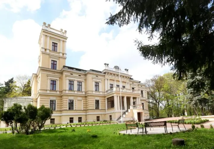 Nocleg w zamku Wielkopolska – unikalne doświadczenia w historii i luksusie
