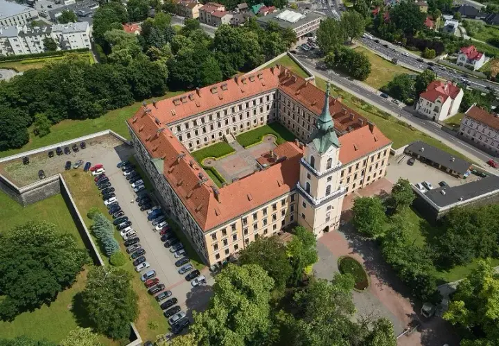 Zamek Lubomirskich w Rzeszowie zwiedzanie: godziny, bilety i ciekawostki