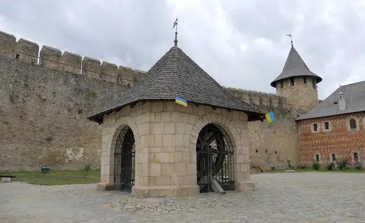 Zamek w Chocimiu: Historia, atrakcje i tajemnice twierdzy
