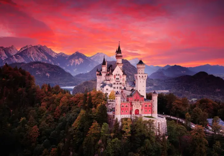 Najpiękniejszy zamek w Niemczech: Zamek Neuschwanstein, który zachwyca