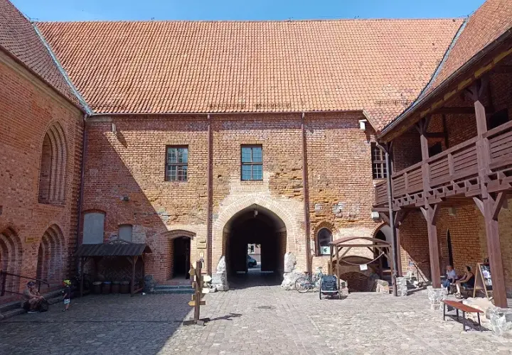 Zamek krzyżacki w Ostródzie - odkryj jego fascynującą historię i atrakcje
