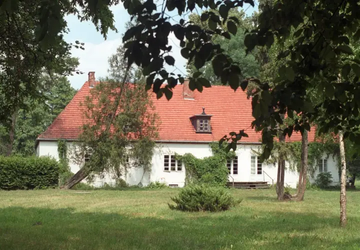 Złotopolice dworek: prawdziwa historia i luksusowy hotel w Many