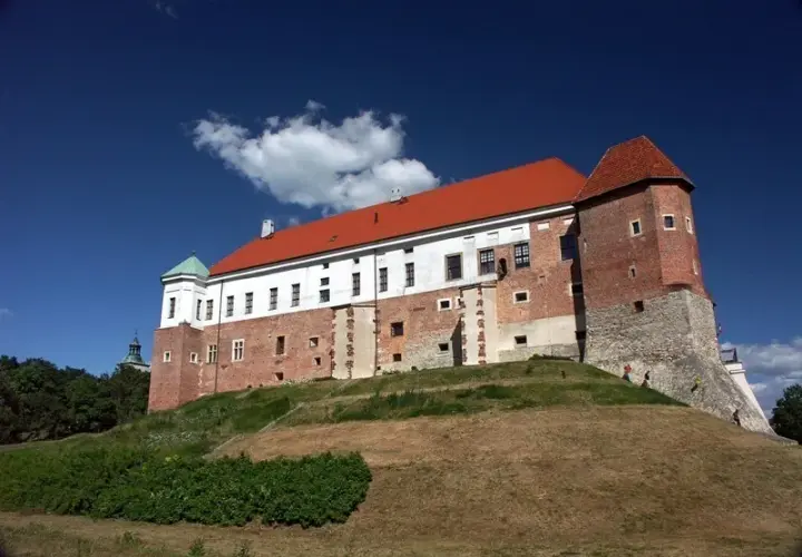 Zamek w Sandomierzu: Historia, architektura i tajemnice, które musisz poznać