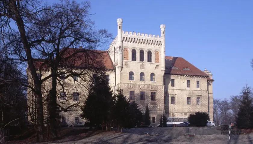 Zamek w Książu Wielkim: Fascynująca historia i tajemnice architektury