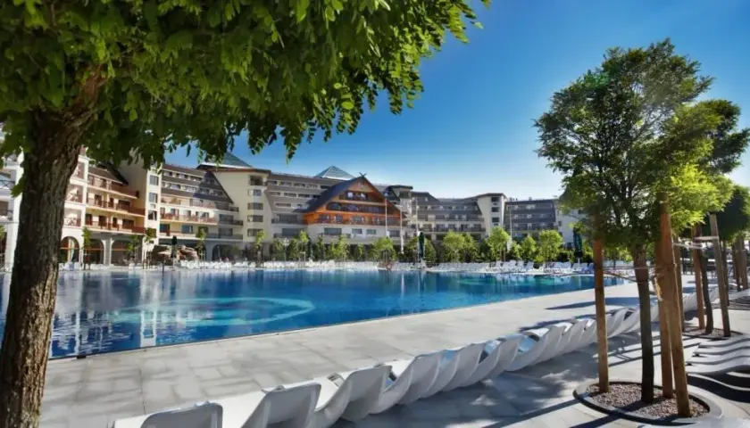 Kiedy powstał hotel Gołębiewski w Karpaczu? Historia i wyzwania