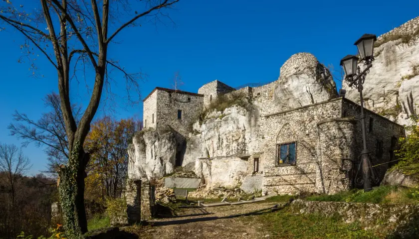 Zamek w Morsku: Fascynująca historia i tajemnice średniowiecznej warowni