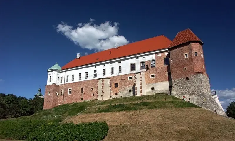Zamek w Sandomierzu: Historia, architektura i tajemnice, które musisz poznać