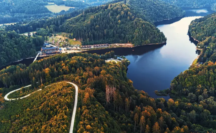Zapora wodna w Zagórzu Śląskim - Jak zwiedzić Jezioro Bystrzyckie?