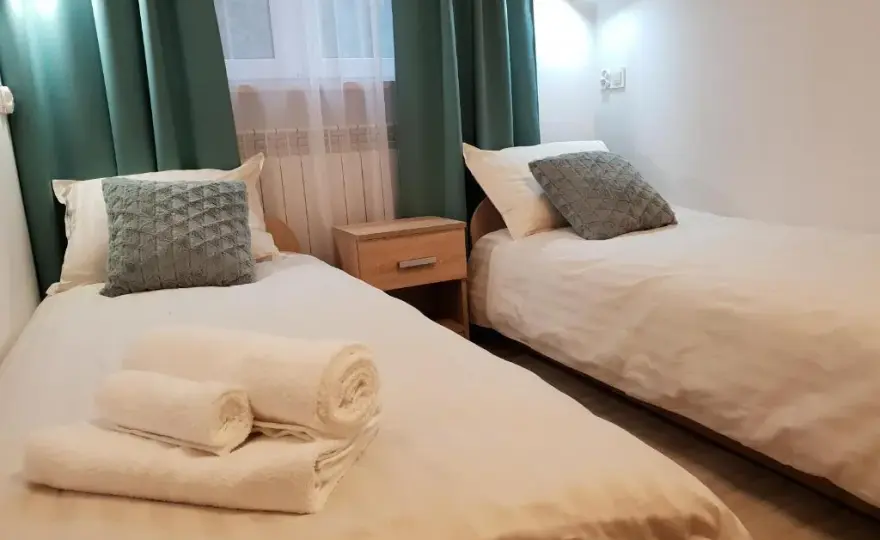Jak wygląda nocleg w hostelu? Oczekiwania i rzeczywistość, które zaskakują
