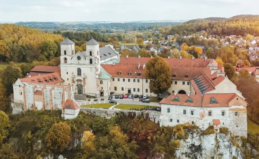 Najstarszy klasztor w Polsce - Poznaj Tyniec i zaplanuj zwiedzanie
