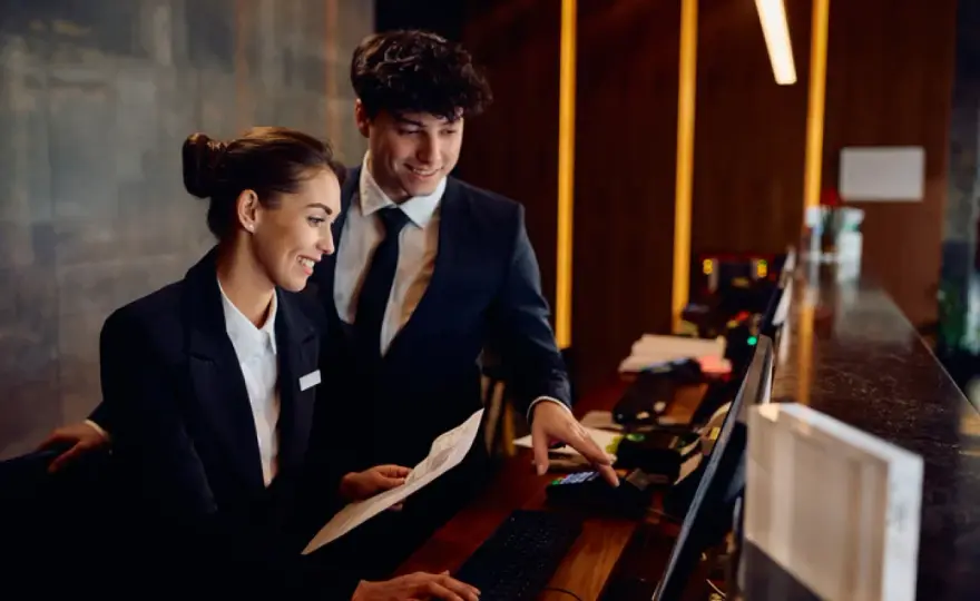 Czym się różni hotel 4-gwiazdkowy od 5? Odkryj ważne różnice
