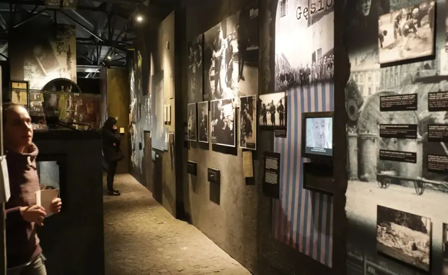 Muzeum Powstania Warszawskiego - Czy warto? Opinie i plan zwiedzania