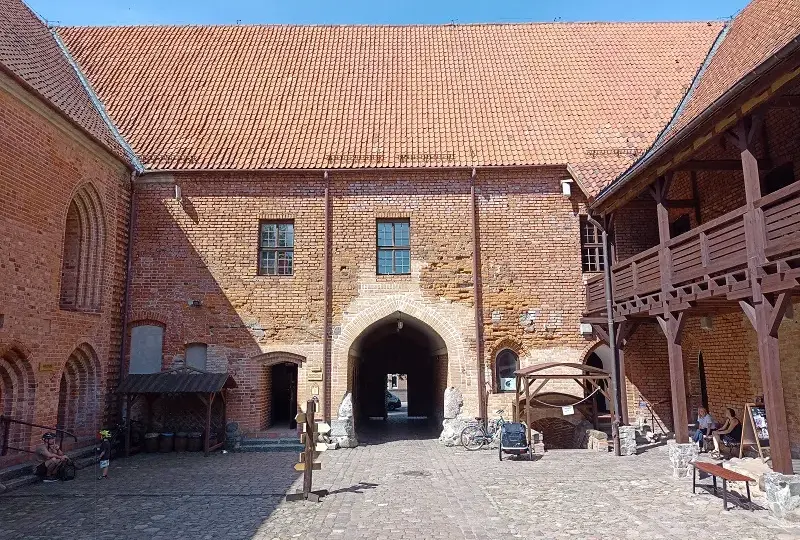 Zamek krzyżacki w Ostródzie - odkryj jego fascynującą historię i atrakcje