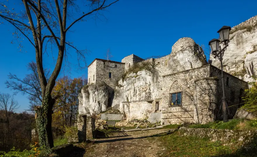 Zamek w Morsku: Fascynująca historia i tajemnice średniowiecznej warowni