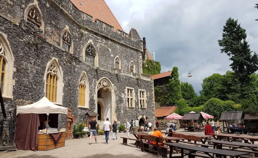 Zamek Grodziec - Czy warto? Poznaj opinie, ceny i praktyczne porady