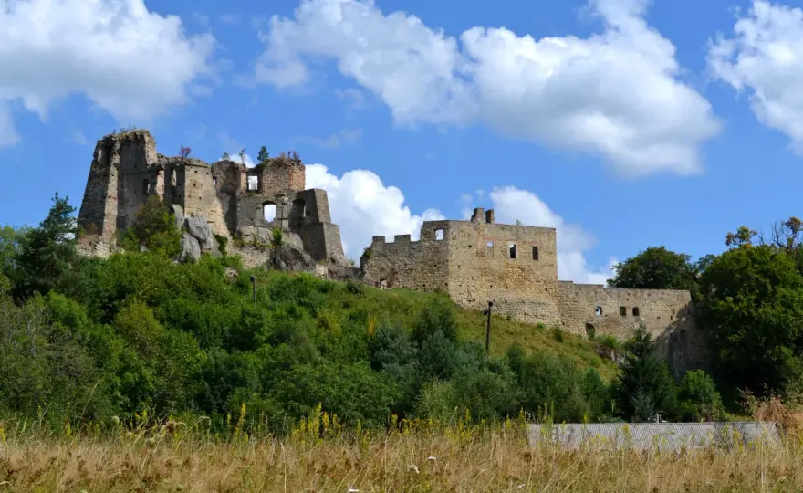 Zamek Kamieniec w Odrzykoniu: Historia, tajemnice i atrakcje turystyczne