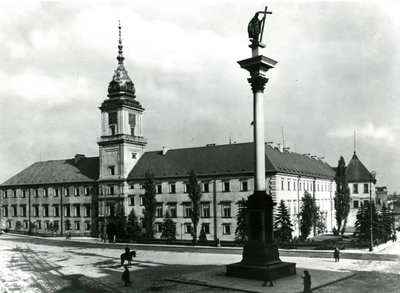 Zamek Królewski w Warszawie przed wojną: Tajemnice i wydarzenia, które musisz znać
