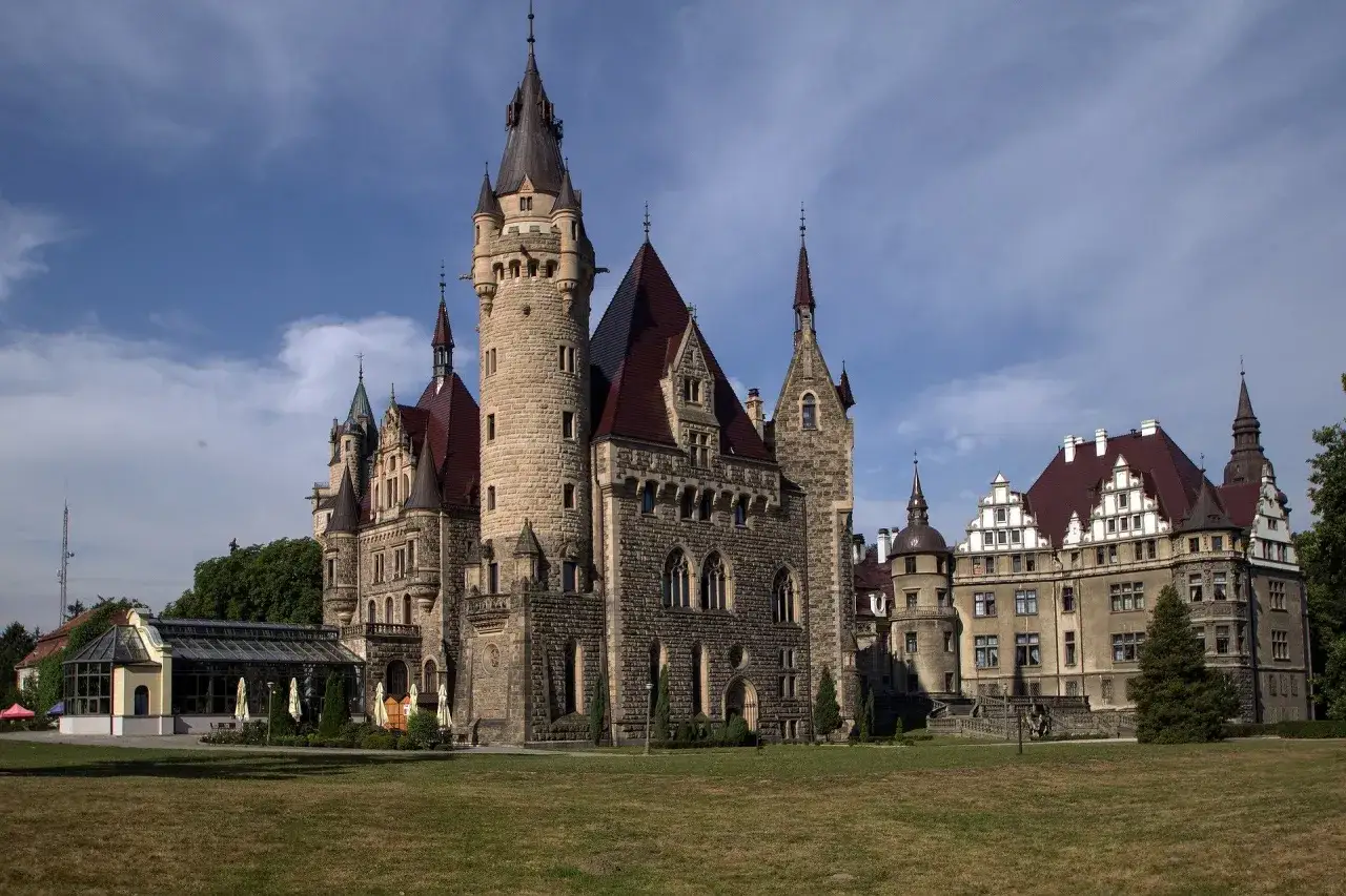 Zdjęcie Zamek Hogwart w rzeczywistości: odkryj prawdziwe inspiracje i lokalizacje