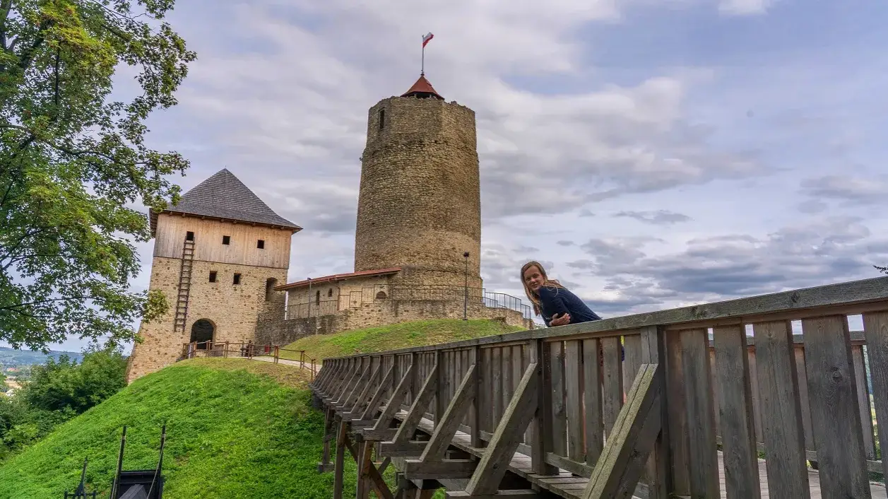 Zdjęcie Zamek w Czchowie: Fascynująca historia i atrakcje turystyczne