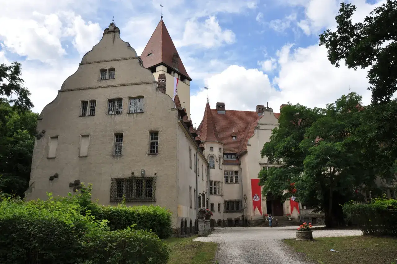 Zdjęcie Zamek Książąt Lubomirskich w Lubniewicach – historia i atrakcje do zwiedzania