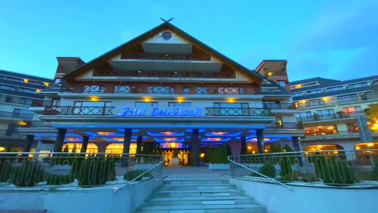 Zdjęcie Kiedy powstał hotel Gołębiewski w Karpaczu? Historia i wyzwania